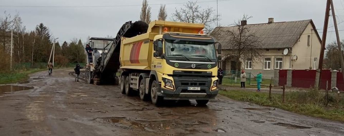 В этом году в Украине выделили рекордную сумму на дороги - Омелян