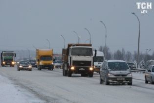 В Україні на автомобілі змусять клеїти радіочастотні мітки про техконтроль