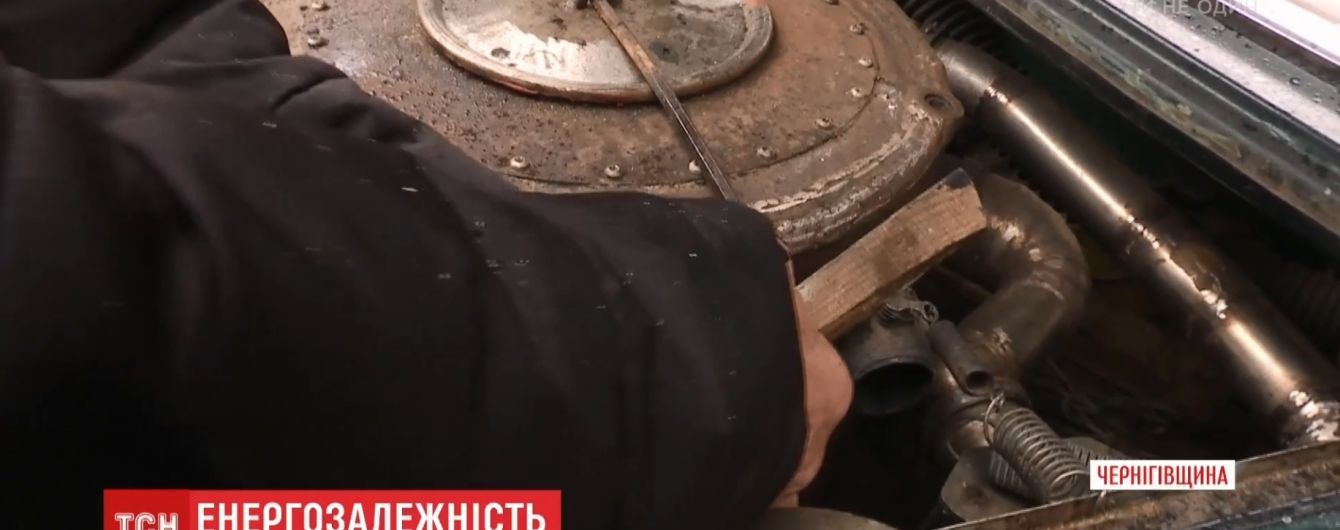 Трактори на дровах: українці почали вигадувати "дровомобілі" через паливну кризу