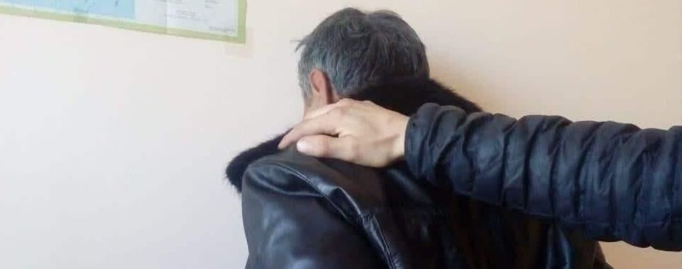 На Київщині схопили педофіла, який розбещував 10-річну дівчинку на очах у її 6-річної подруги - поліція