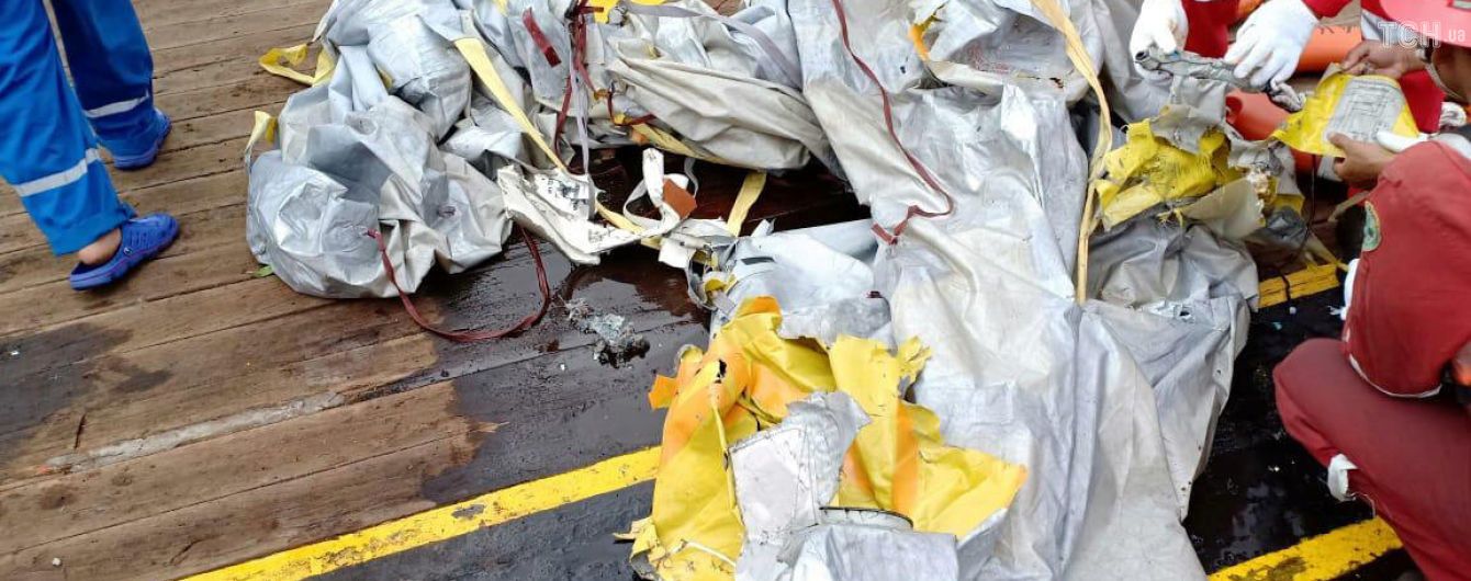 Українців не було на борту літака, що розбився в Індонезії - МЗС