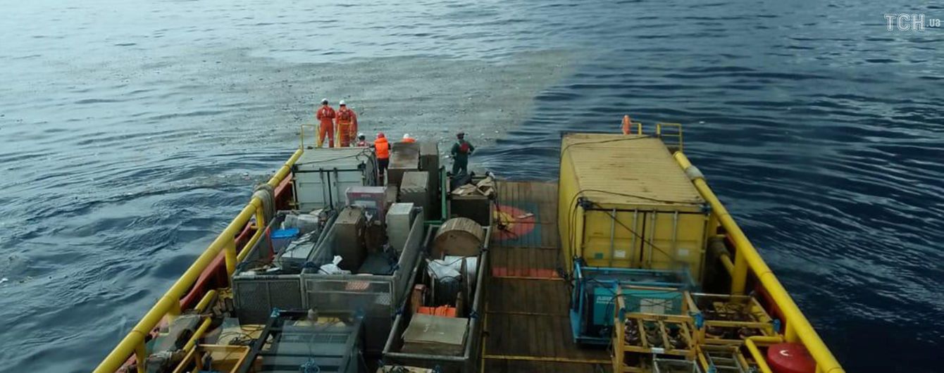 Авіатроща літака в Індонезії: рятувальники виявили останки 105 тіл пасажирів