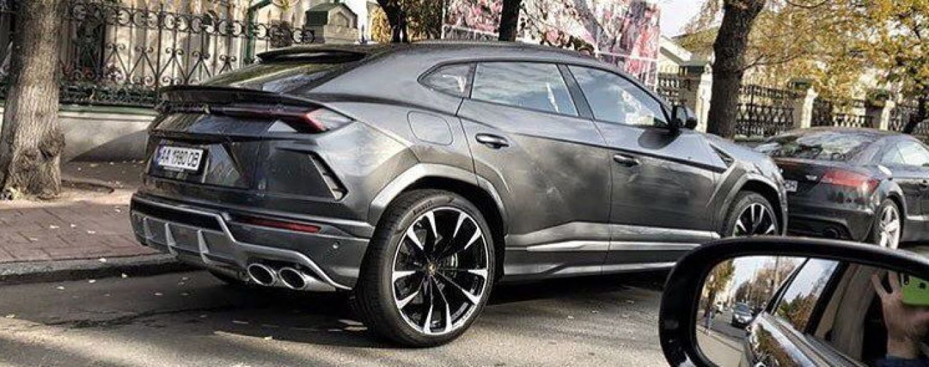 В Украине впервые засветился суперкросовер Lamborghini