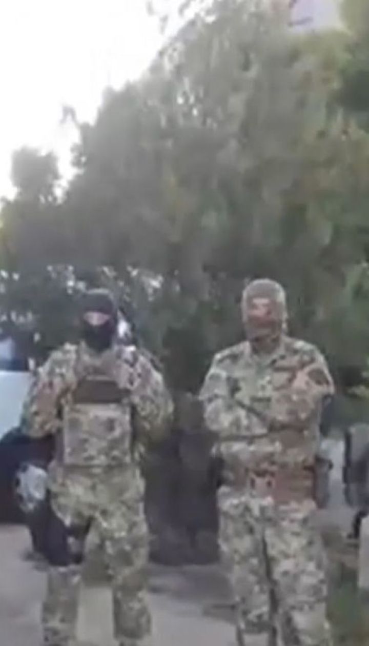 В окупованому Криму співробітники ФСБ проводили обшуки у помешканні Ділявера Гафарова