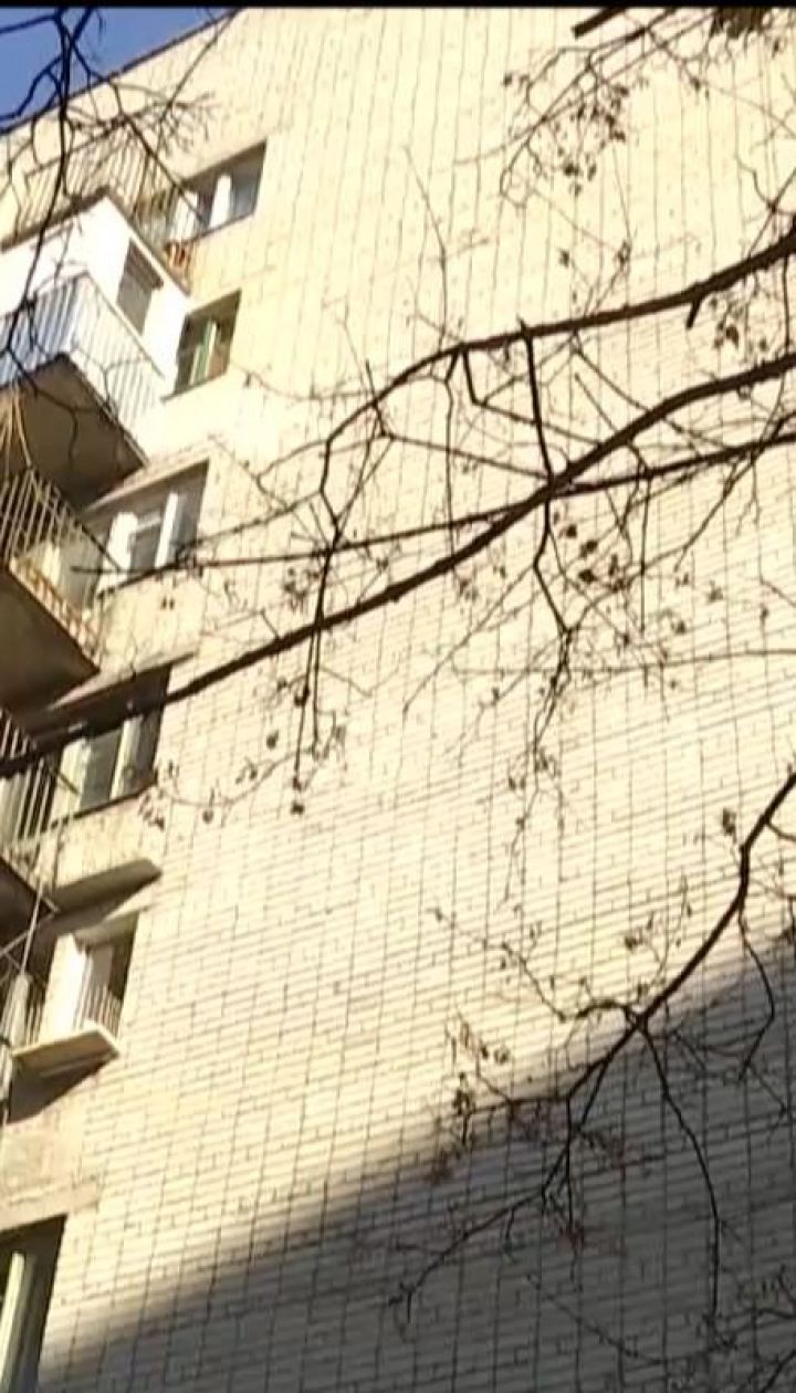 На балконі власного будинку батьки знайшли повішеною 14-річну доньку