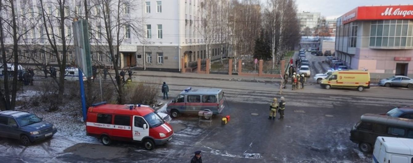 Вибух у будівлі ФСБ в Росії влаштував 17-річний місцевий мешканець. Справу розглядають як теракт