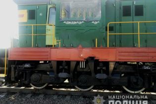 Під Харковом на школярку наїхав маневровий потяг