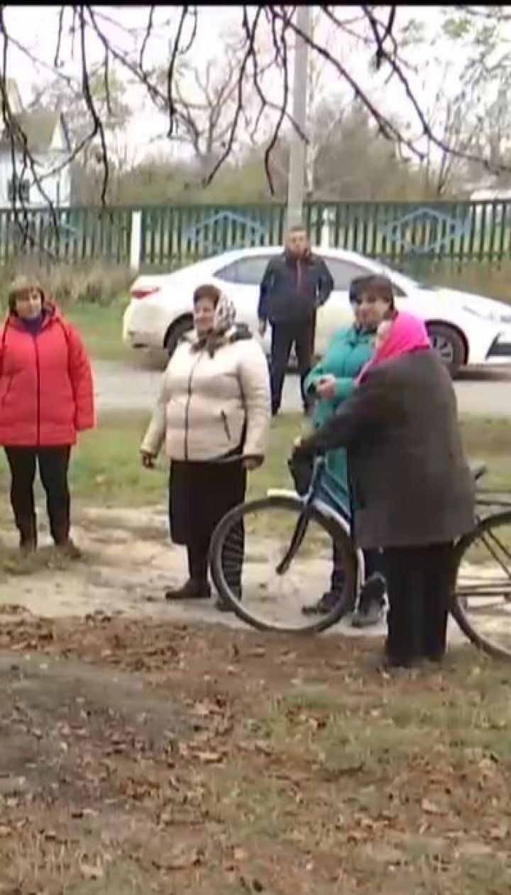 Жителі сіл обурені наміром "Укрпошти" припинити доставку пенсій