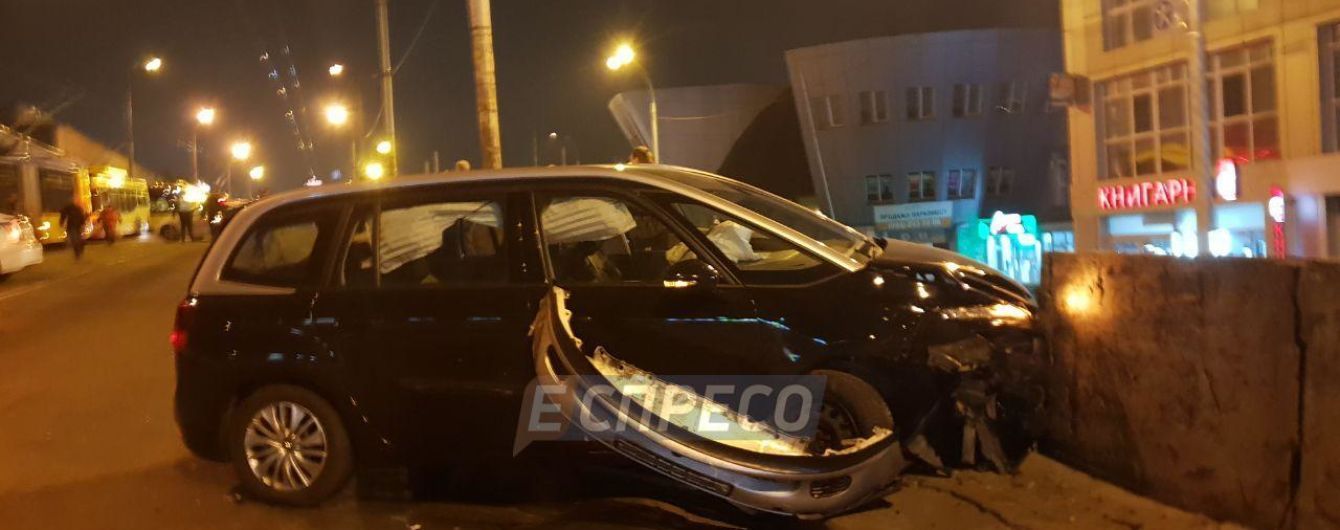 В больнице скончался пострадавший в аварии возле Шулявского моста в Киеве