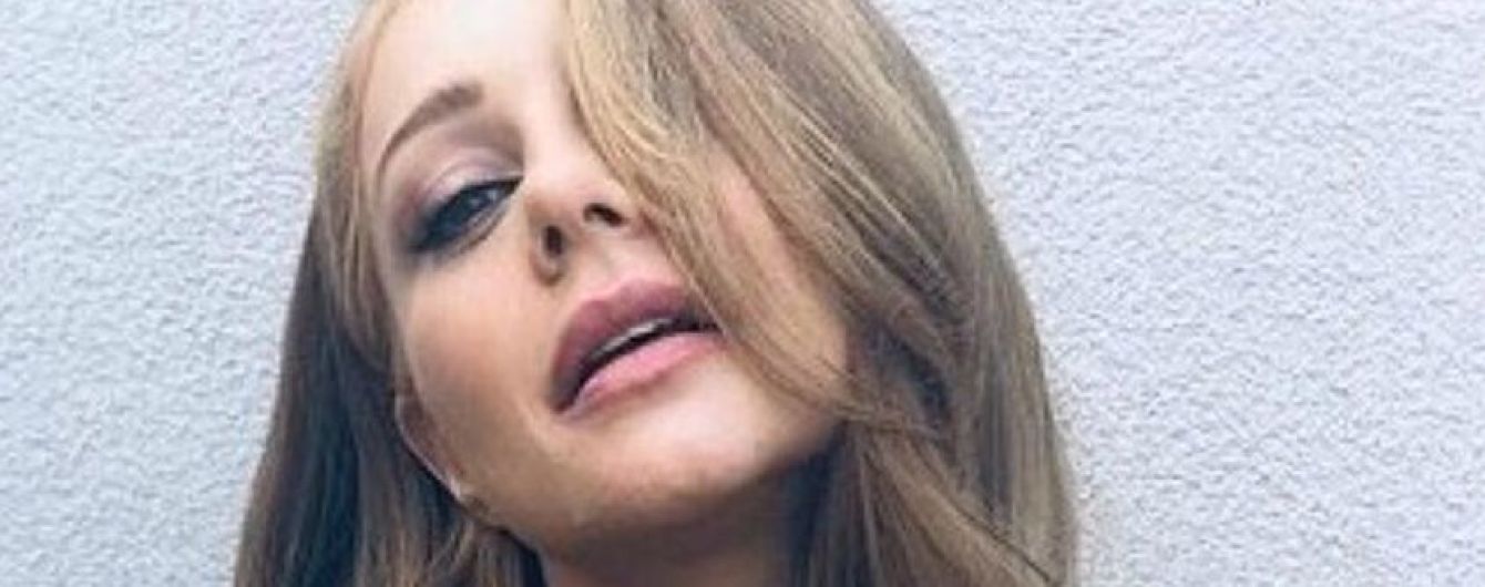 Похизувалася пишним декольте: Тіна Кароль з'явилася перед шанувальниками у новому образі