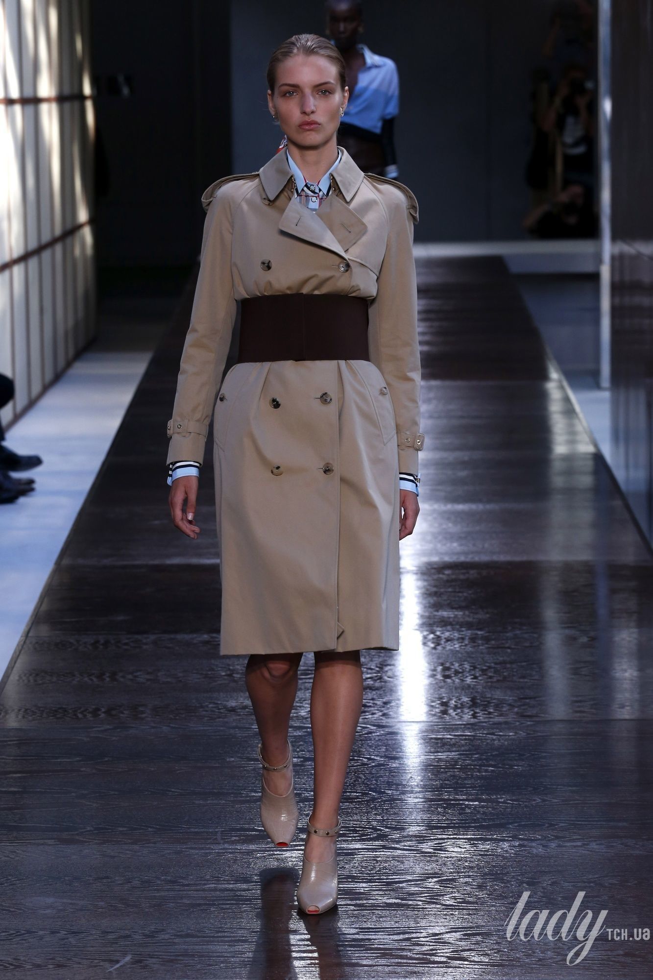Коллекция Burberry прет-а-порте сезона весна-лето 2019_3