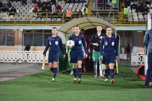 Вперше в історії футбольний матч Прем’єр-ліги обслужили жінки