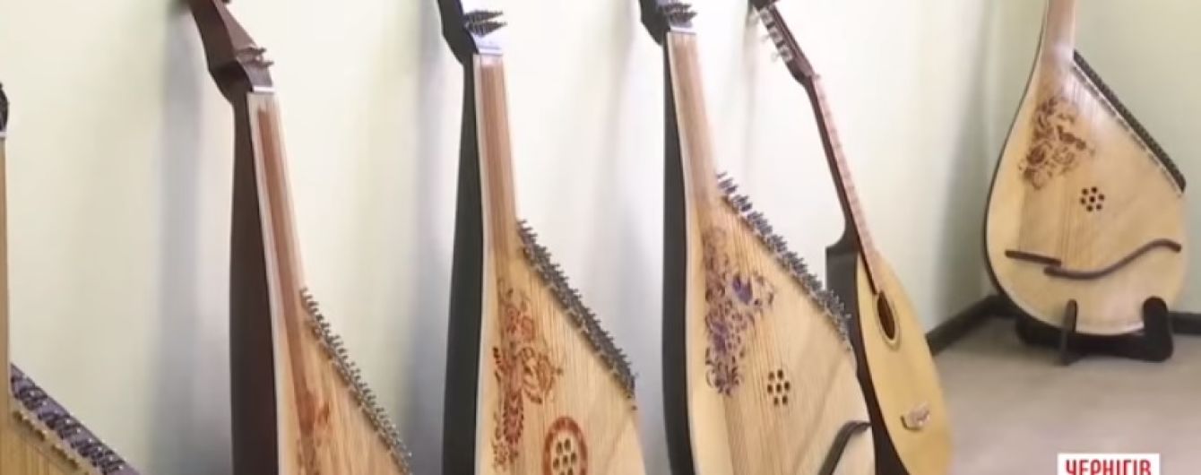 У Чернігові почали відроджувати виробництво бандур
