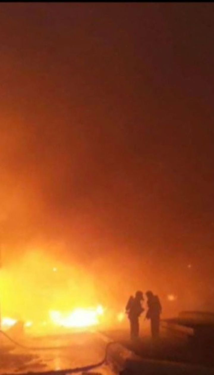 На Одещині горять склади олійножирового комбінату