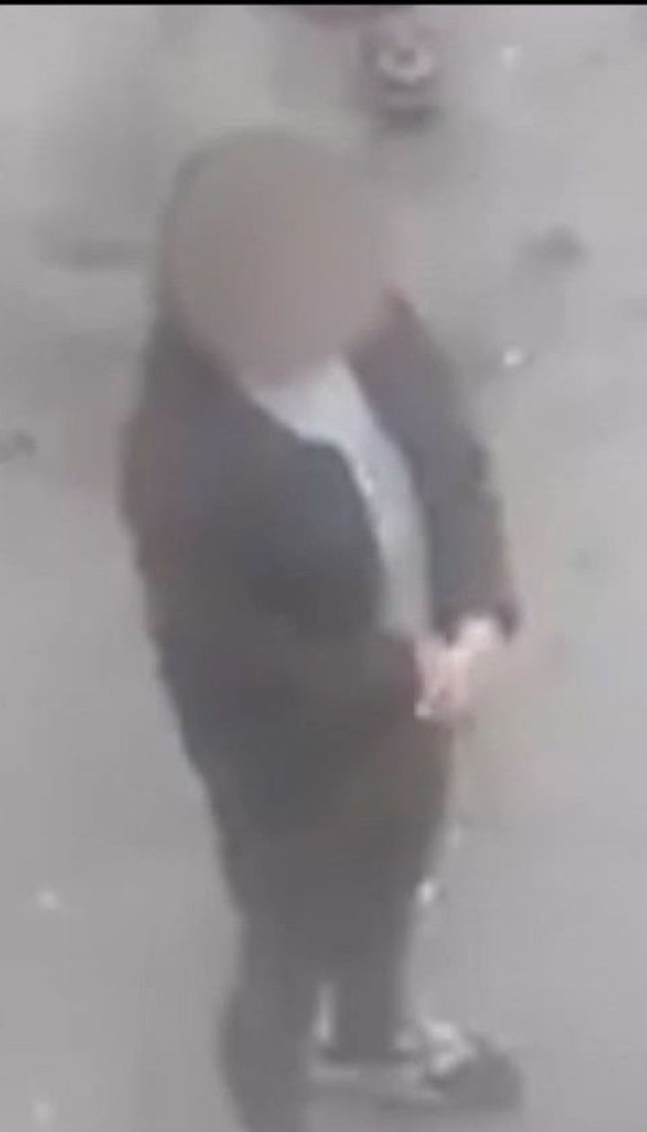 В Днепре девушка-подросток избила школьницу на глазах других и заставила ее стать на колени