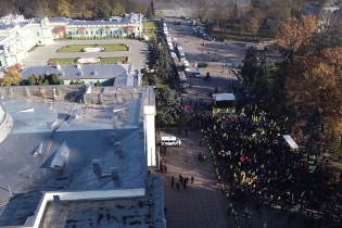 Пікет "євробляхерів" в урядовому кварталі зняли з коптера