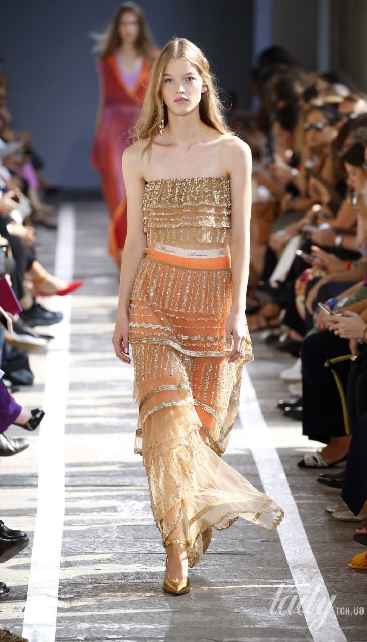Коллекция Blumarine весна-лето 2019 новые фото Коллекция Blumarine весна-лето 2019 новые фото