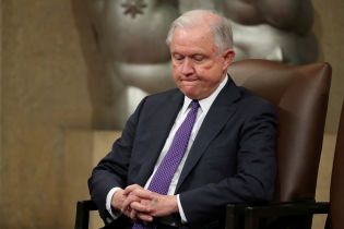 Трамп раскритиковал экс-прокурора США за поддержку расследования Мюллера о связях с РФ
