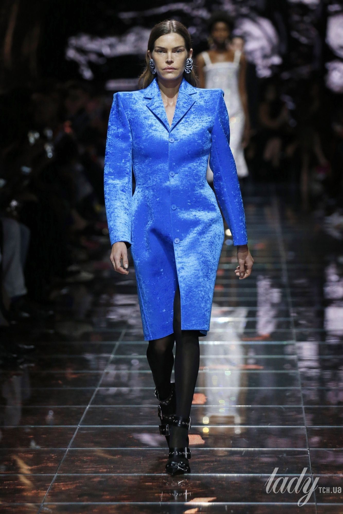 Коллекция Balenciaga прет-а-порте сезона весна-лето 2019_5