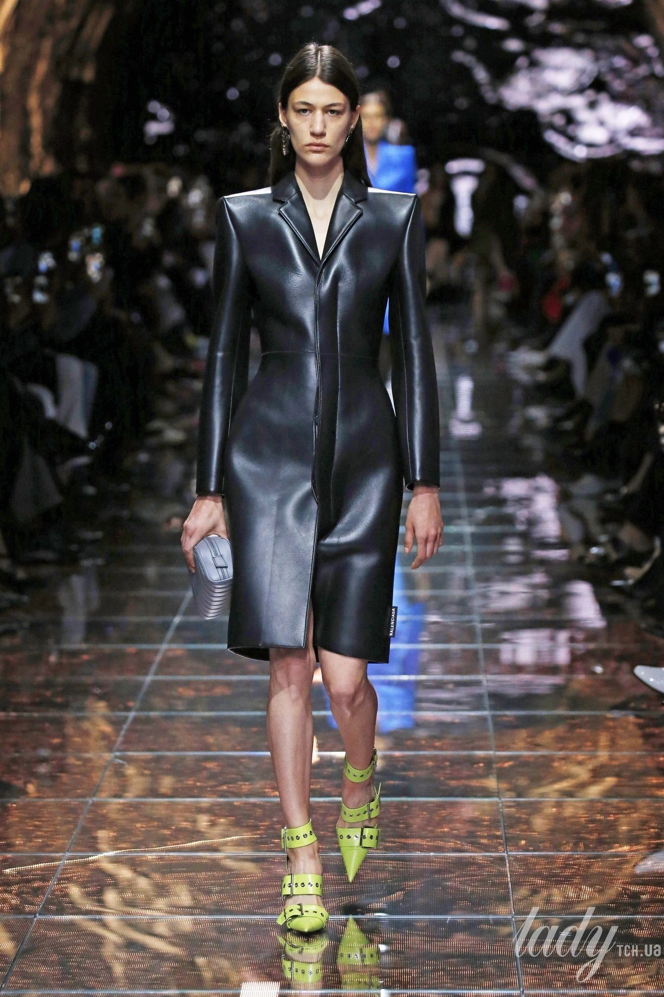 Коллекция Balenciaga прет-а-порте сезона весна-лето 2019_4