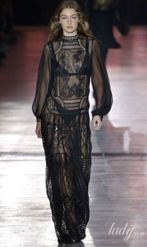 Ажурные ткани и джинсовые куртки в коллекции Alberta Ferretti сезона весна-лето 2019