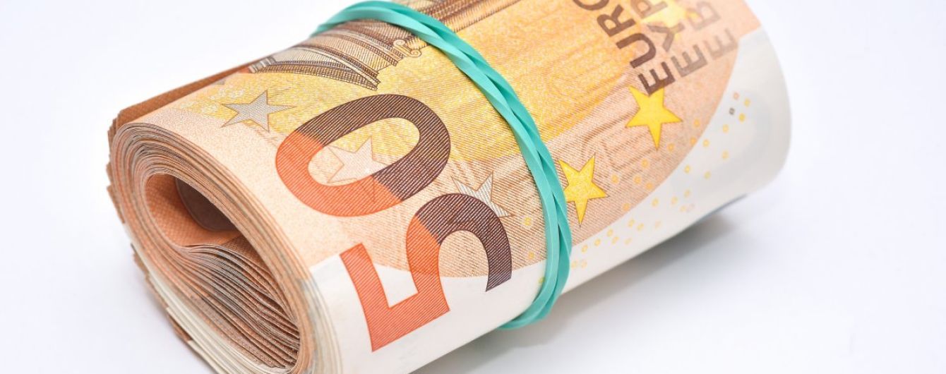 Курс валют на 8 февраля: евро продолжает падать