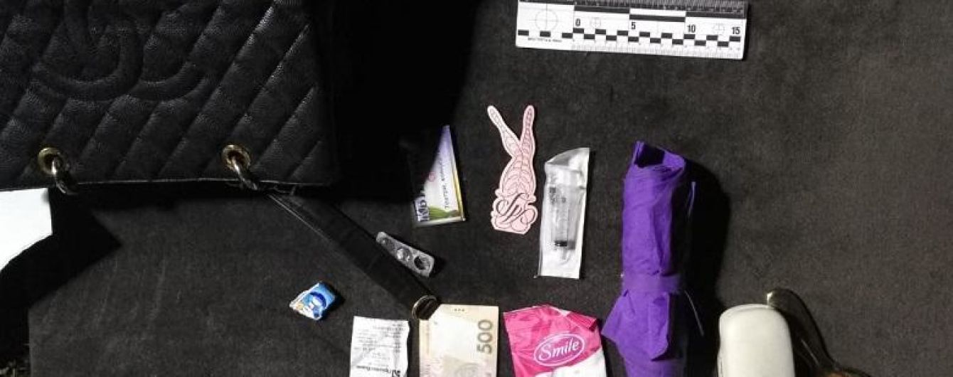 В Киеве задержали иностранцев, которые нападали и грабили женщин