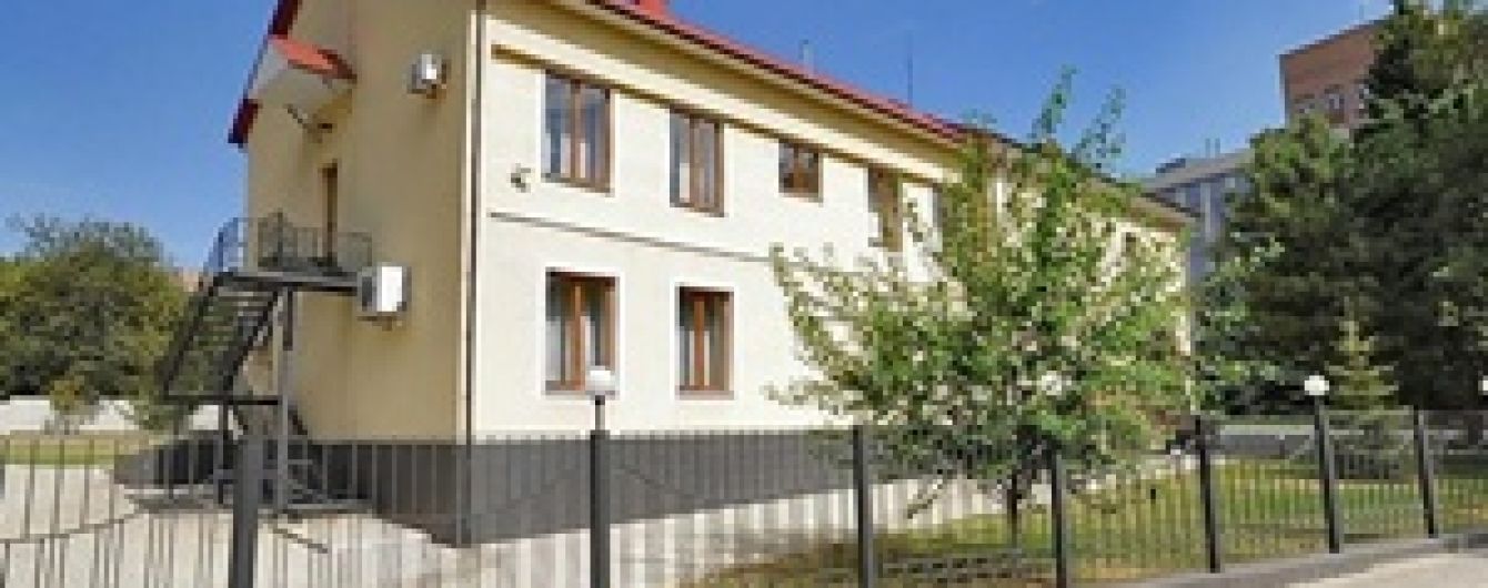Вибух у центрі Донецька: невідомі вистрілили з вогнемета по будівлі НАН України - ЗМІ