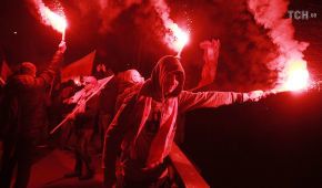 На марш по случаю 100-летия восстановления независимости Польши вышли 200 тысяч человек