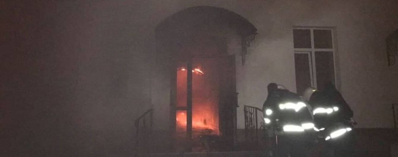 После пожара в многоэтажке Одессы пятеро человек остаются в больницах