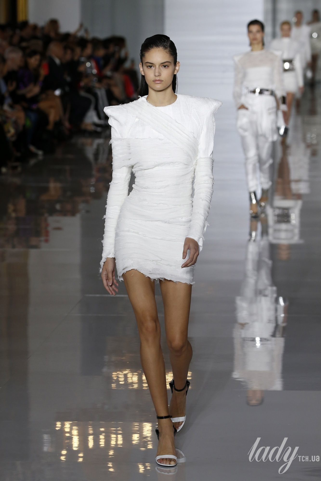 Коллекция Balmain прет-а-порте сезона весна-лето 2019_12