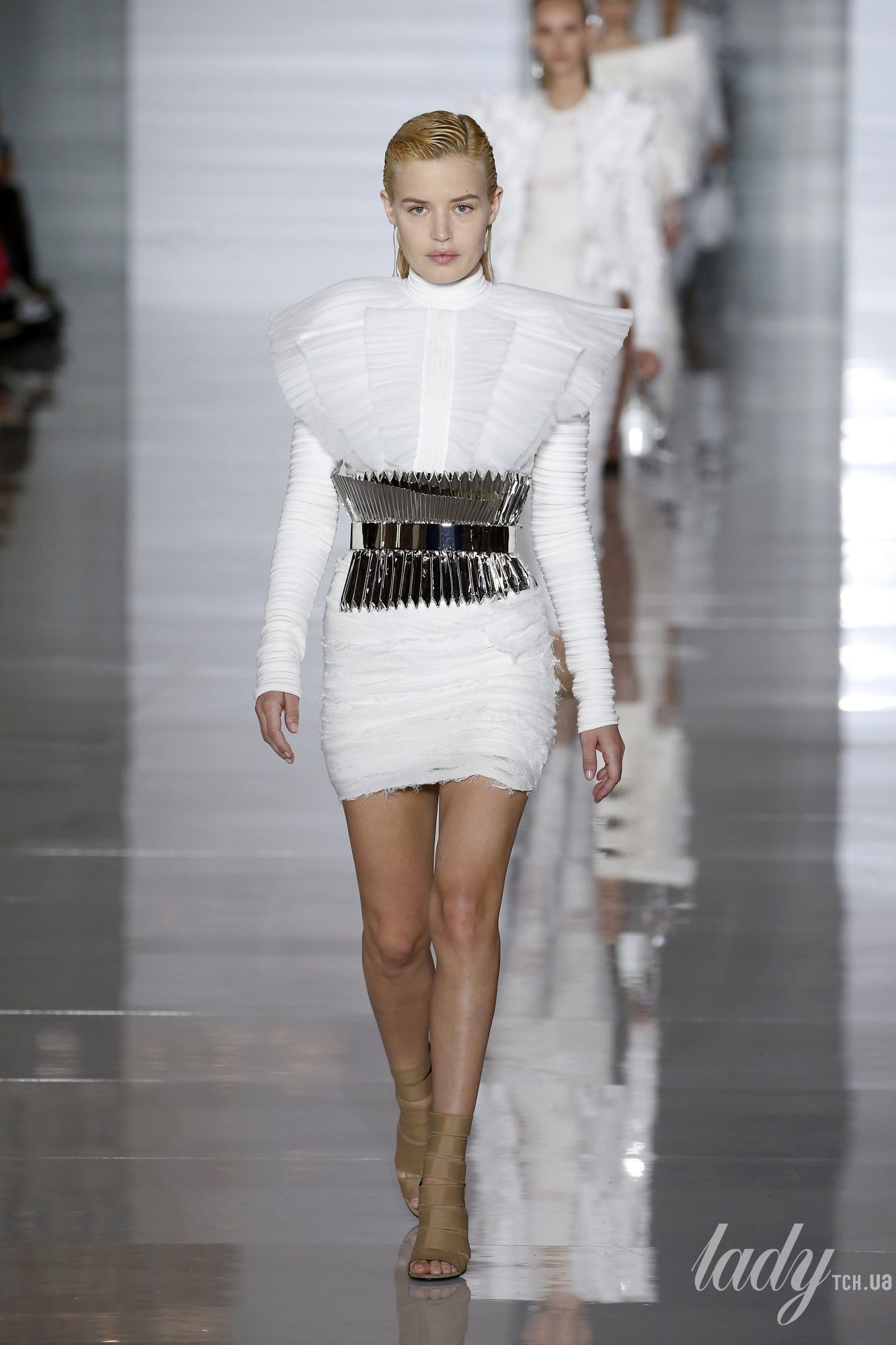 Коллекция Balmain прет-а-порте сезона весна-лето 2019_14