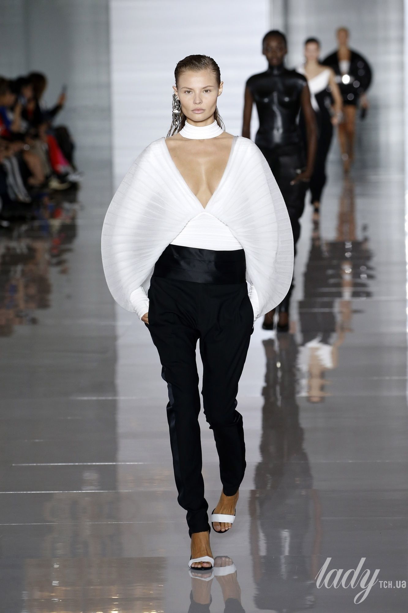 Коллекция Balmain прет-а-порте сезона весна-лето 2019_80