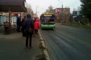 Черкассы третий день страдают от транспортного коллапса из-за забастовки перевозчиков