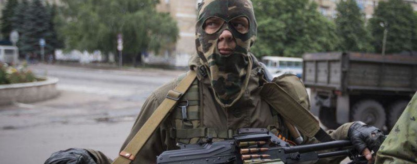 Обострение ситуации на Донбассе: боевики 10 раз открывали огонь и ранили украинского военного