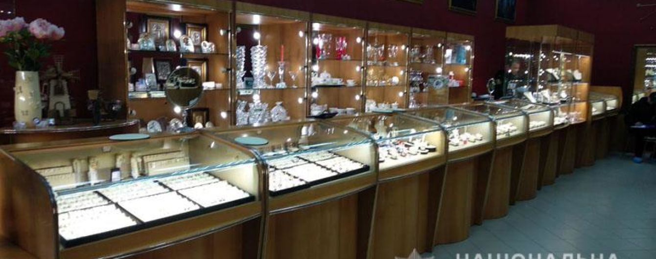 На Донетчине во время ограбления ювелирного магазина застрелили охранника