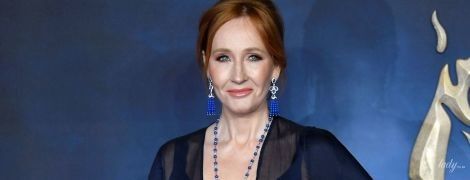 Это очень смело: 53-летняя "мама" Гарри Поттера Джоан Роулинг надела платье с глубоким декольте