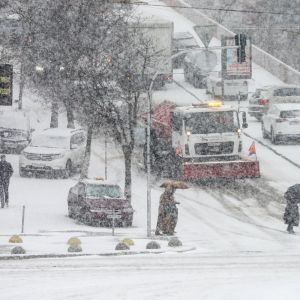 Снігопад у Києві: некеровані авто спричинили майже 300 ДТП