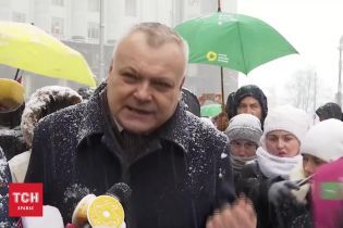 Мер Сміли заявив, що громада може перекривати траси та колії