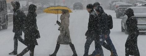 У частині регіонів сніжитиме, а в більшості на дорогах - ожеледиця. Прогноз погоди на 21 листопада