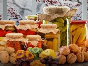 Як правильно зберігати консервацію у квартирі