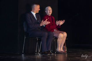 Сходила в театр: 78-летняя королева Маргрете II надела короткую юбку на премьеру спектакля
