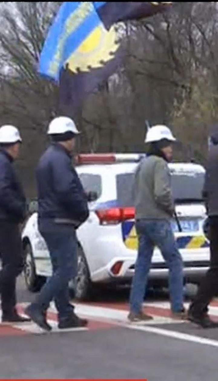 Шахтеры заблокировали въезд на пункт пропуска Рава-Русская, требуя выплаты долга по зарплате