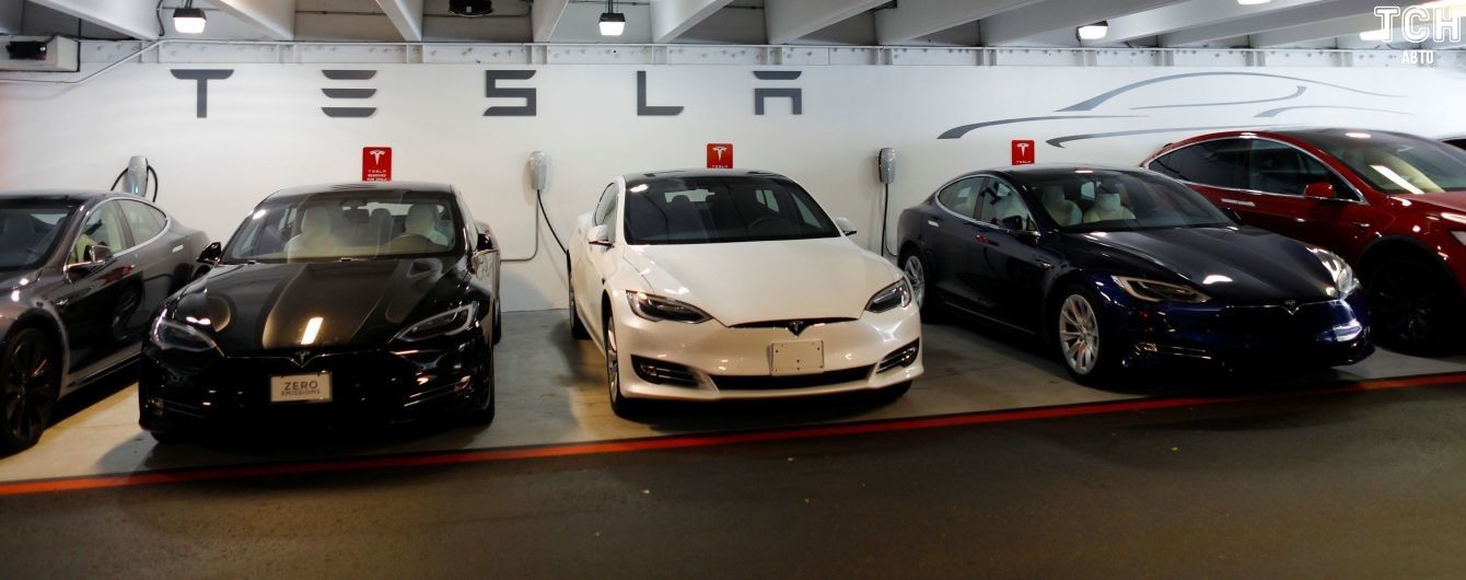 Маск ходитиме заводом Tesla, щоб рекордно збільшити виробництво Model 3