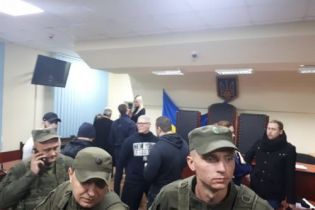 В Черкассах суд выпустил под залог подозреваемых в жестоком убийстве журналиста. Начались столкновения