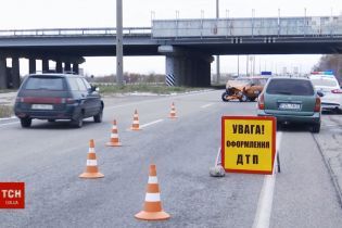 ВАЗ на летней резине устроил ДТП на днепропетровской трассе