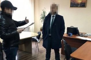 У Херсоні керівника обласної архітектурно-будівельної інспекції схопили на хабарі у 4,5 тис. доларів