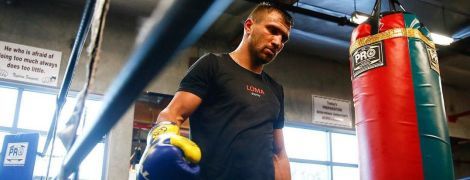 Букмекери назвали фаворита бою між Ломаченком та Педрасою