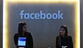Цукерберг запровадив у Facebook "воєнний стан" - ЗМІ