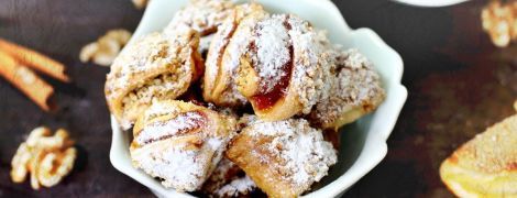 Простое сырное печенье с джемом и орехами